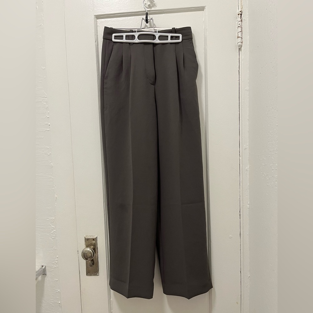 🚫SOLD🚫 ARITZIA WILFRED Effortless Pant in Peppercorn Grey - Picture 6 of 9